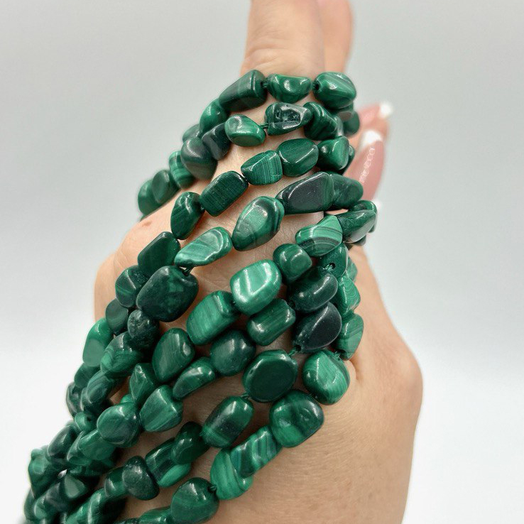 Бусины Малахит форма галтовка размер 6*8*8-10мм натуральный камень